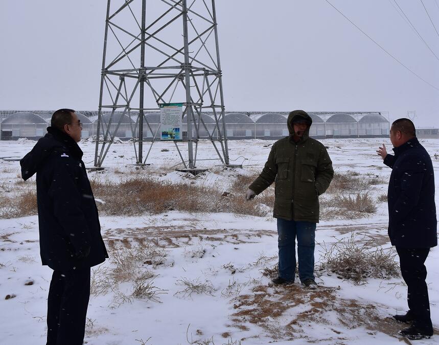 二連浩特供電公司：開(kāi)展客戶側(cè)安全檢查，確?？诎犊蛻粝楹兔髁吝^(guò)春節(jié)
