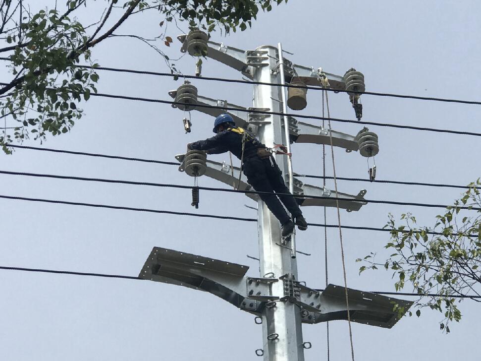 國網(wǎng)余姚市供電公司線路“上改下” 助力省重點(diǎn)防汛建設(shè)項目實(shí)施