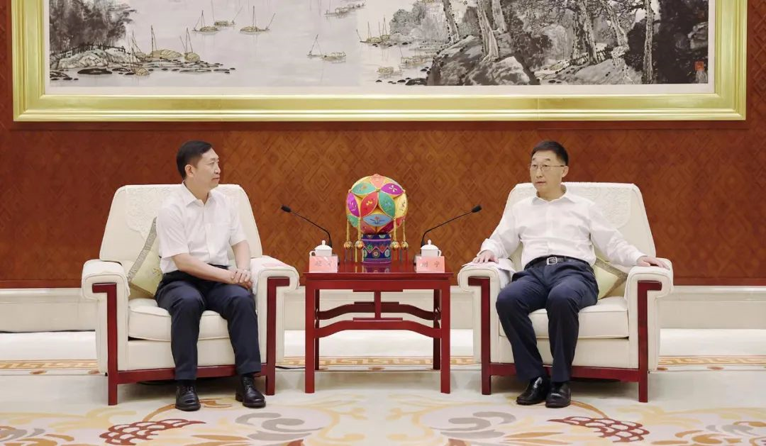中核集團(tuán)總經(jīng)理、黨組副書記顧軍拜會廣西壯族自治區(qū)黨委書記劉寧