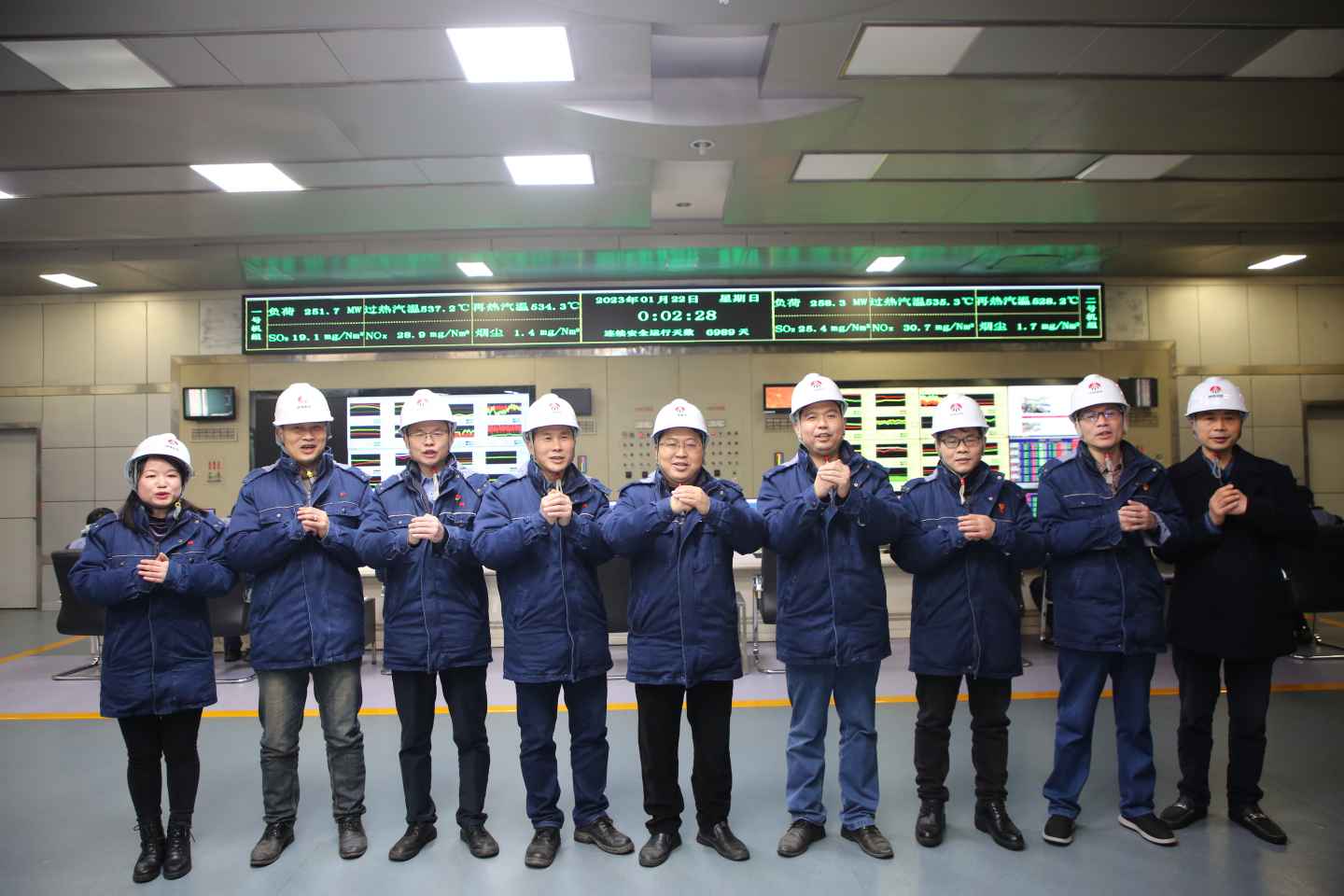 陜煤石電除夕慰問送溫暖，崗位堅守幸?！巴谩保╰oo）