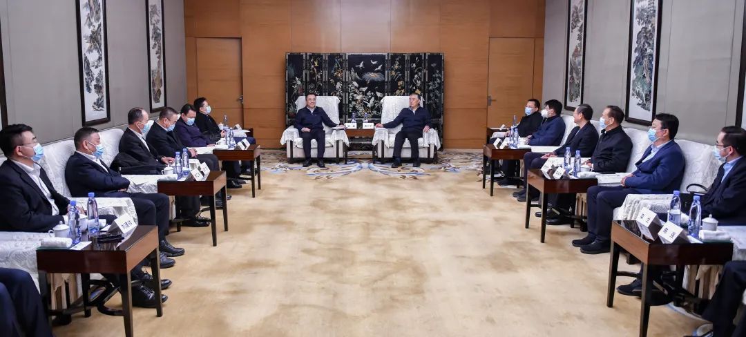 大唐集團黨組書記、董事長鄒磊與陜投集團董事長袁小寧、總經(jīng)理趙軍會談