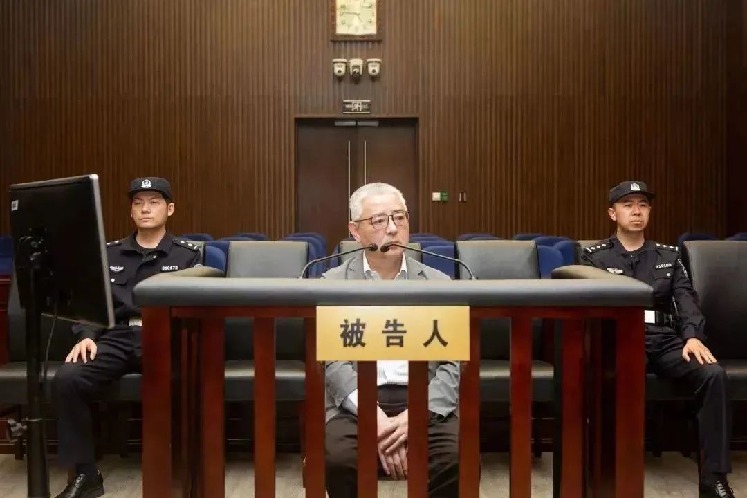 被控受賄1.56億，原上海電氣集團(tuán)股份有限公司總裁、董事長(zhǎng)鄭建華受審