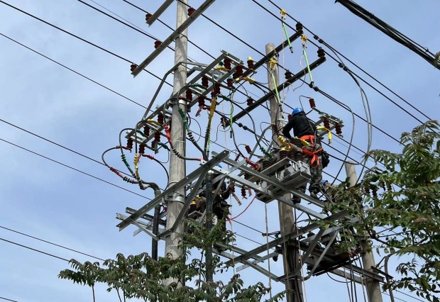 六五四供電公司奮戰(zhàn)8小時，順利完成新線路投運
