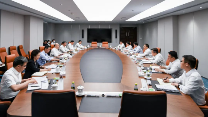 鄒磊、劉明勝與河北省省長(zhǎng)王正譜會(huì)談
