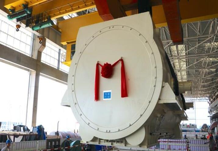 國家能源集團(tuán)岳陽發(fā)電有限公司1號機組發(fā)電機定子順利吊裝