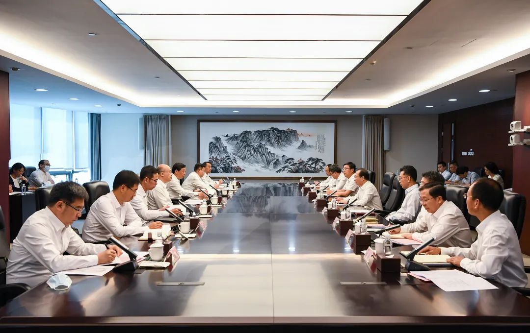華電集團黨組書記、董事長江毅與河北省委副書記、省長王正譜舉行會談
