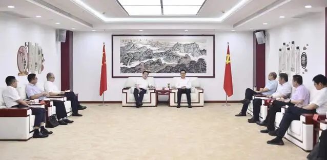 漯河市委書記秦保強(qiáng)、市長黃鈁會見中國電建華中區(qū)總部黨委書記、總經(jīng)理蹇尚友一行