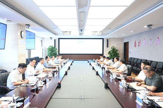 中國(guó)電建黨委書記、董事長(zhǎng)丁焰章與中國(guó)南水北調(diào)集團(tuán)黨組書記、董事長(zhǎng)蔣旭光會(huì)談