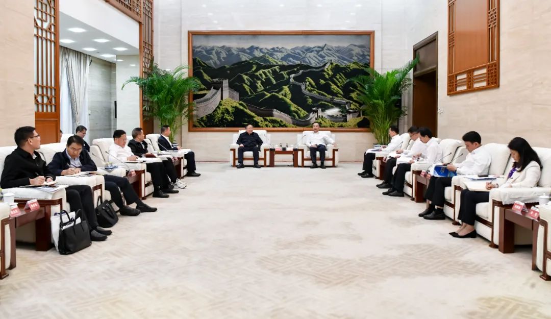 大唐集團(tuán)有限公司黨組書記、董事長鄒磊與廣西壯族自治區(qū)國資委黨委書記秦如培會談