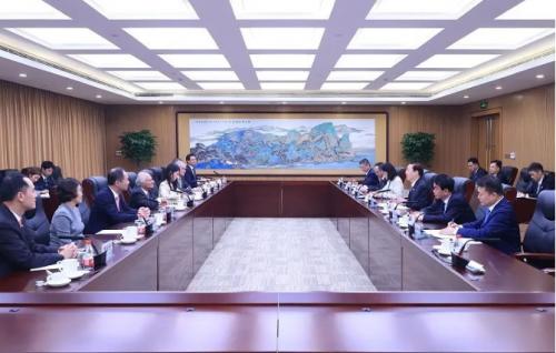 國家電網(wǎng)與香港中電集團(tuán)推動清潔能源開發(fā)利用、促進(jìn)新能源發(fā)展等方面深化合作