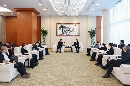 溫樞剛鄧建玲會(huì)見中廣核集團(tuán)董事長(zhǎng)楊長(zhǎng)利、總經(jīng)理高立剛