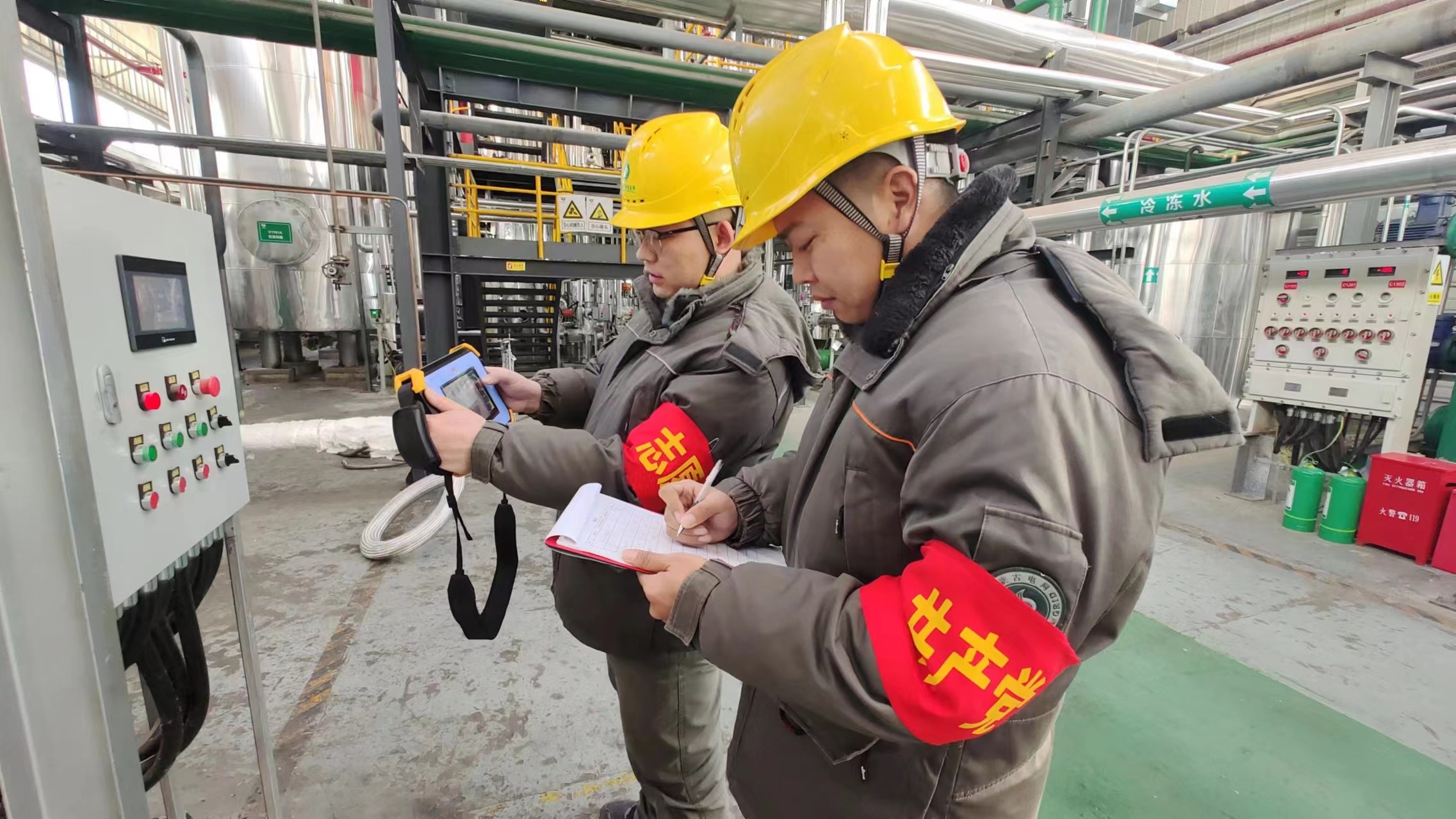 康巴什供電公司：春節(jié)保供電，我們?cè)谛袆?dòng)