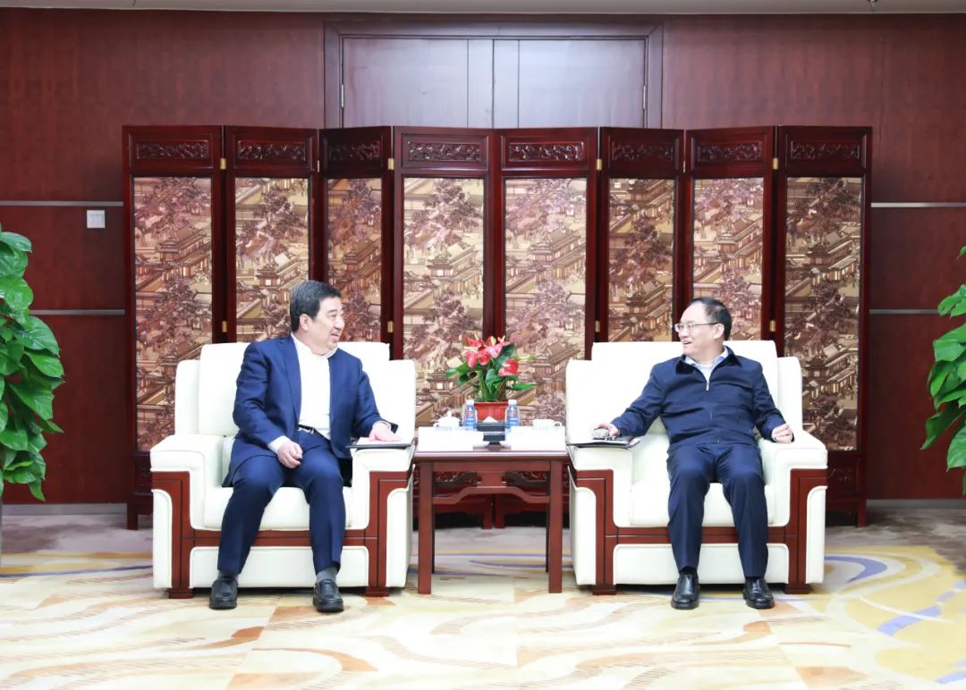 中國電氣裝備白忠泉董事長、周群總經(jīng)理拜訪中鋁集團董事長段向東、總經(jīng)理王石磊