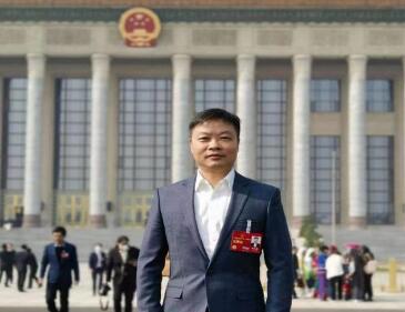 【兩會(huì)好聲音】全國(guó)人大代表、小鵬汽車董事長(zhǎng)何小鵬：探索限定場(chǎng)景無(wú)人駕駛法規(guī)，助力車網(wǎng)融合和低空經(jīng)濟(jì)騰飛