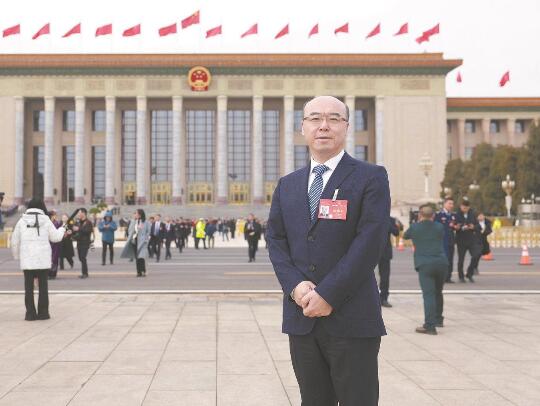 【兩會(huì)好聲音】全國(guó)人大代表，國(guó)網(wǎng)山東公司董事長(zhǎng)、黨委書記 王志偉：推動(dòng)新能源高質(zhì)量發(fā)展 助力美麗中國(guó)建設(shè)