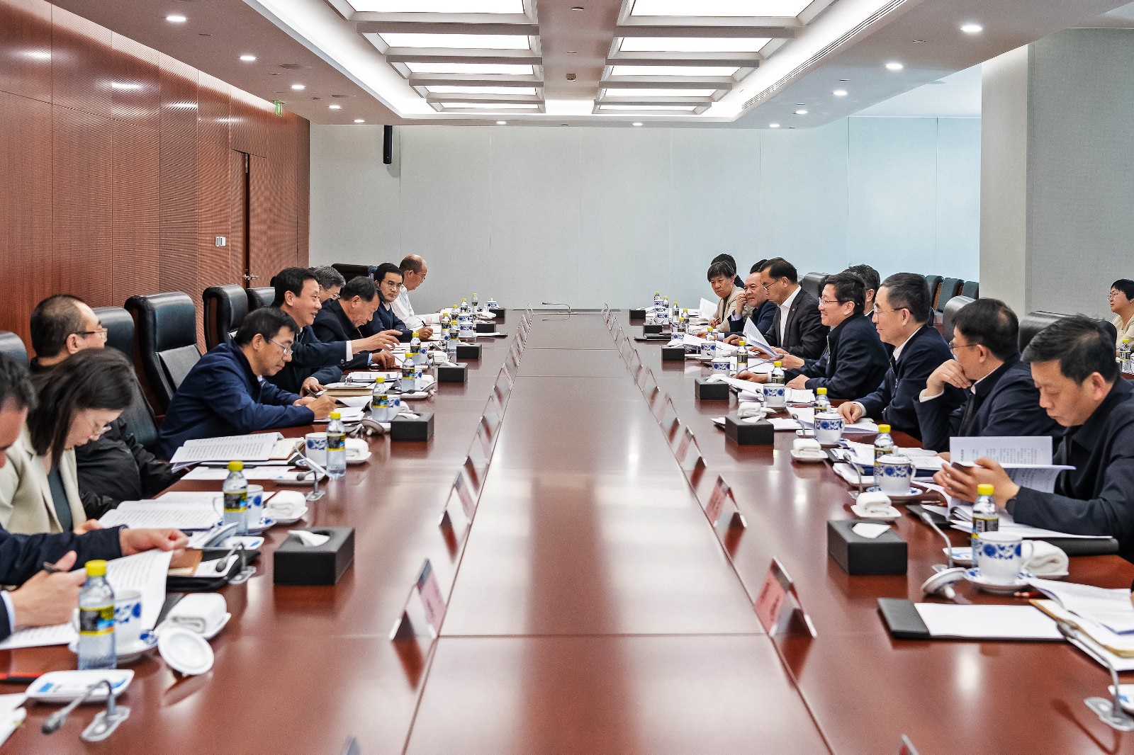國家能源局黨組成員、副局長(zhǎng)任京東一行到國家能源集團(tuán)調(diào)研