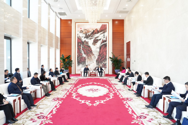 中國(guó)能建黨委書記、董事長(zhǎng)宋海良與北京市朝陽區(qū)區(qū)長(zhǎng)吳小杰會(huì)談