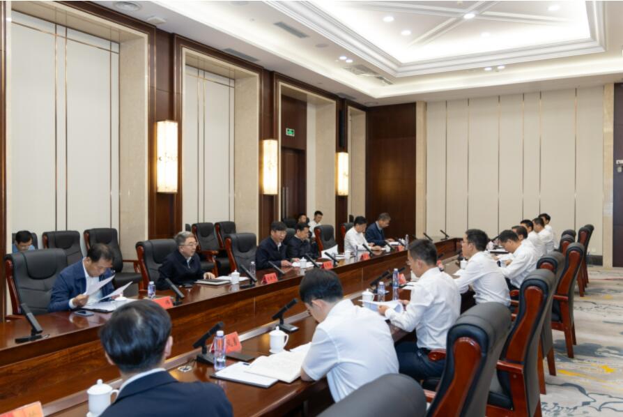 劉偉平、韓君調(diào)研三峽集團(tuán)內(nèi)蒙古區(qū)域工作