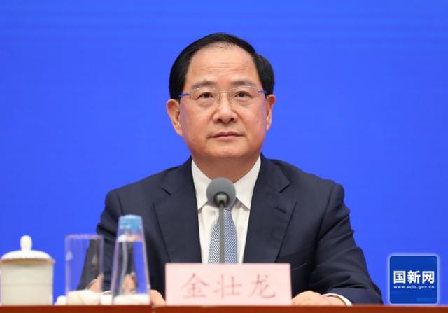 工信部部長(zhǎng)金壯龍：圍繞六大方向，超前布局未來(lái)產(chǎn)業(yè)