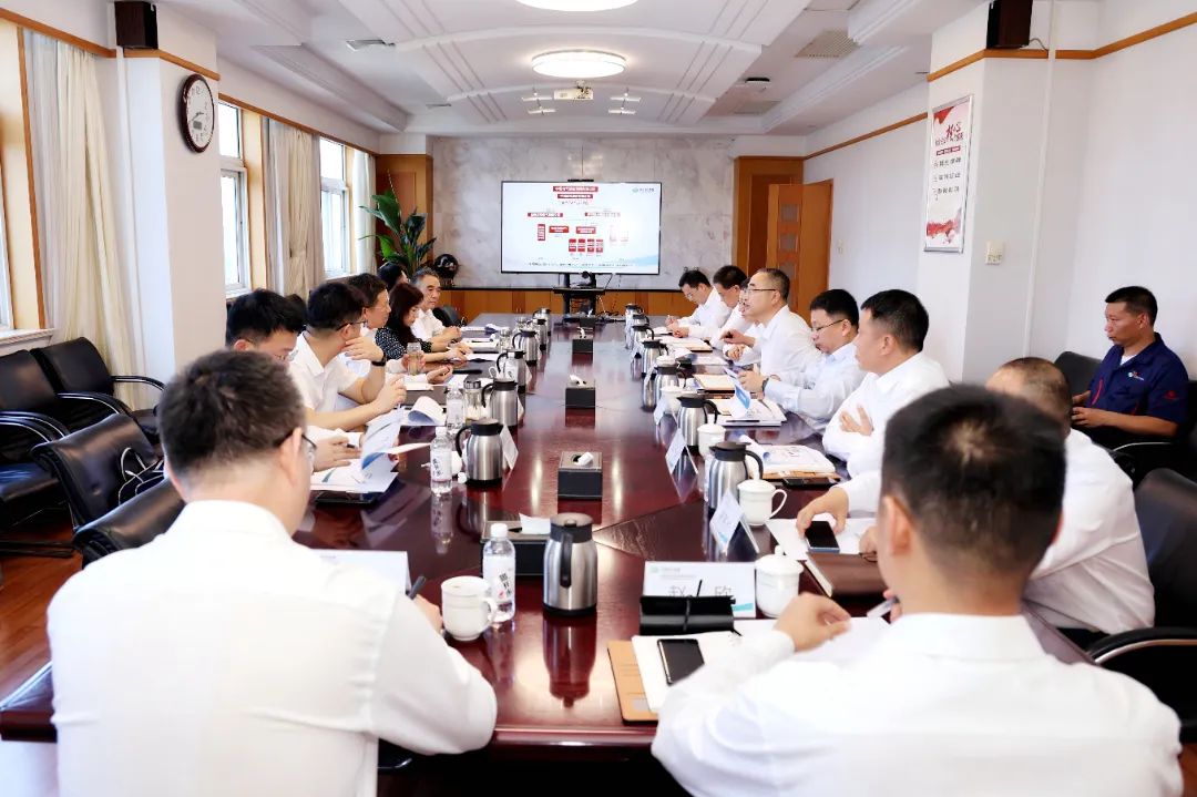 中國電氣裝備黨委書記、董事長李洪鳳到寶雞駐地企業(yè)調(diào)研