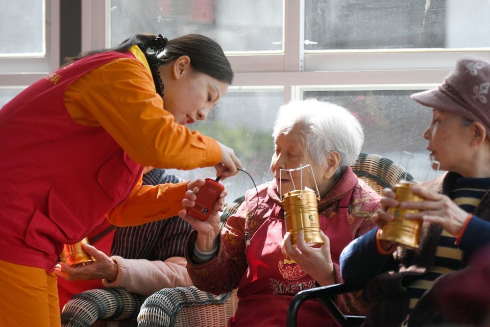 點(diǎn)亮燈 散發(fā)光 燃燒火——記“時代楷模”國家電網(wǎng)四川電力成都高新連心橋共產(chǎn)黨員服務(wù)隊(duì)