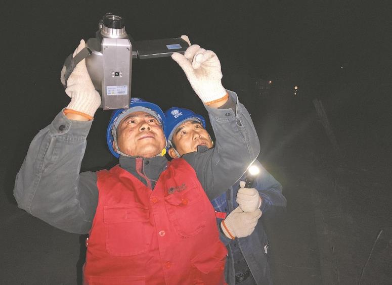 青海貴南縣：零下15攝氏度，冬夜巡檢保供電