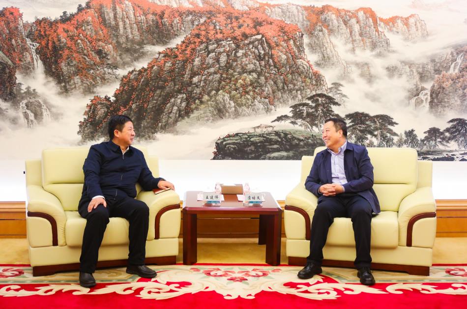 大唐甘肅公司黨委書記、董事長(zhǎng)王建偉與甘肅電投集團(tuán)黨委書記、董事長(zhǎng)蒲培文會(huì)談
