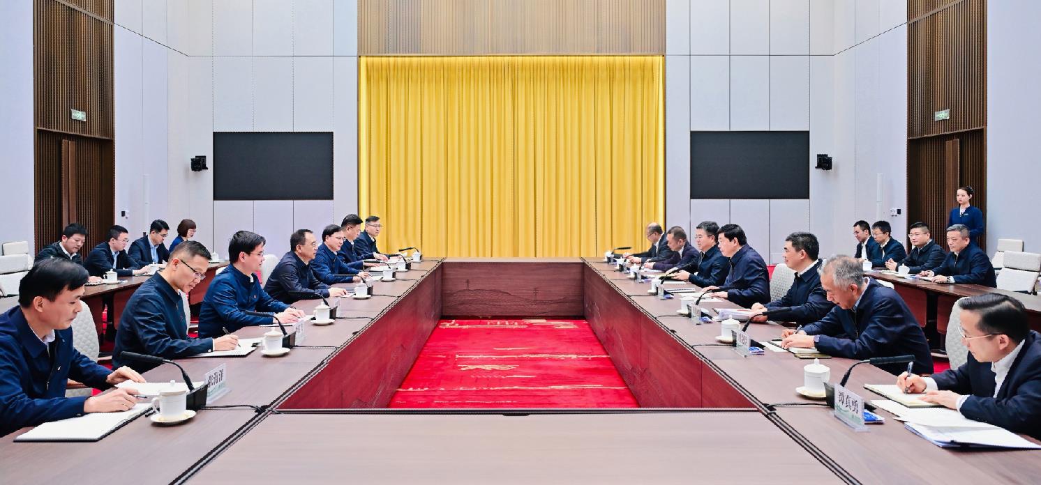 中國大唐集團(tuán)董事長鄒磊、總經(jīng)理張傳江與國家電網(wǎng)董事長張智剛、總經(jīng)理龐驍剛會談