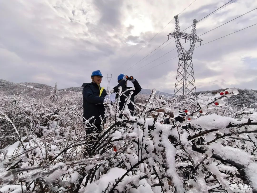 南方電網(wǎng)科技抗冰 讓冰雪“看得見、除得掉、防得住”